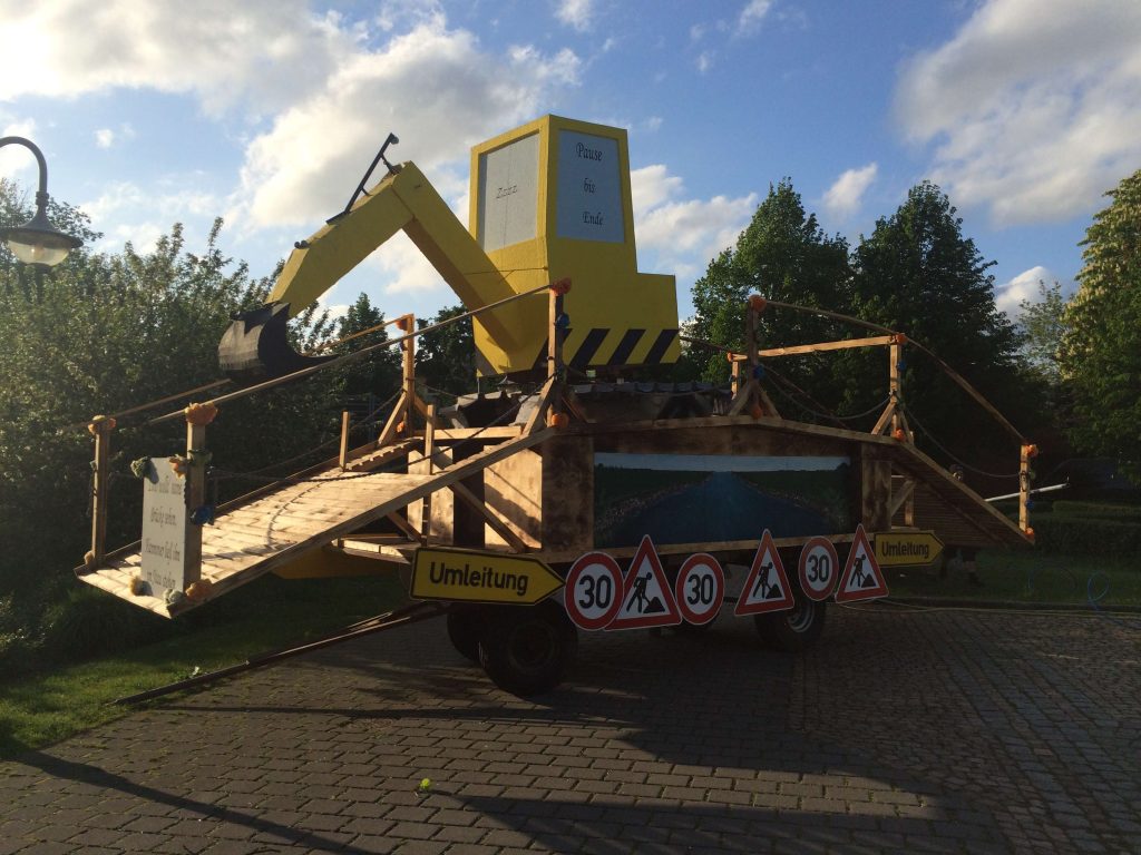 Figuren vom Stöckter Umzug 2015 auf dem Winsener Stadtfest