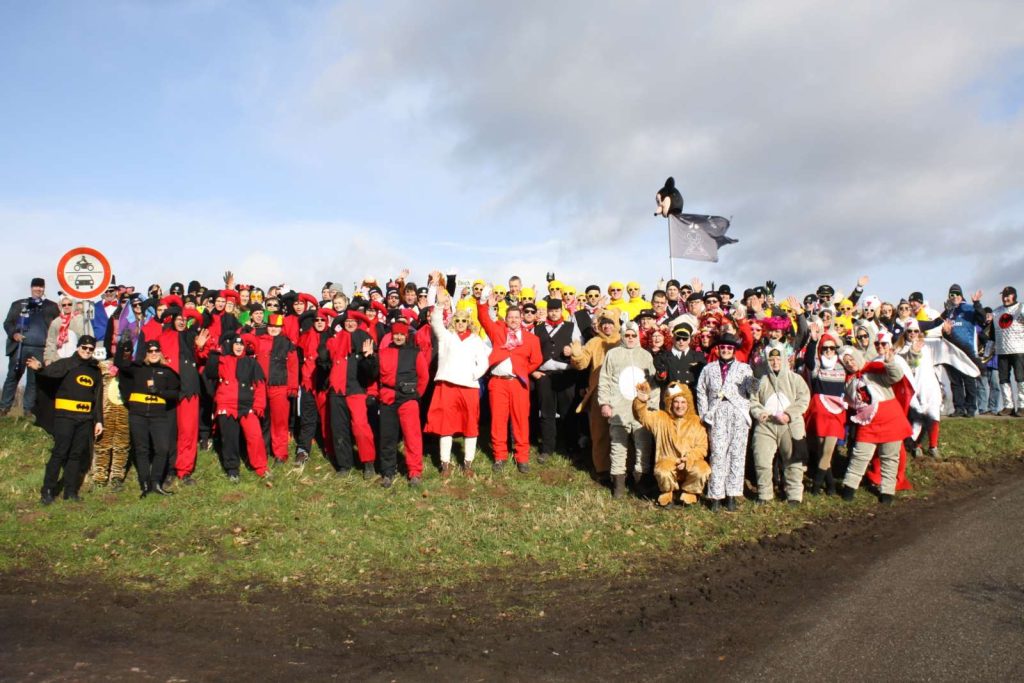 Die Schnorrer sind los, mit einem Lied auf den Lippen durch Stöckte